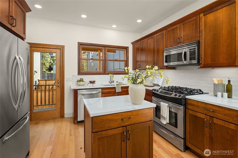 Property photo for 646 Alder Street #A, Edmonds photo 11