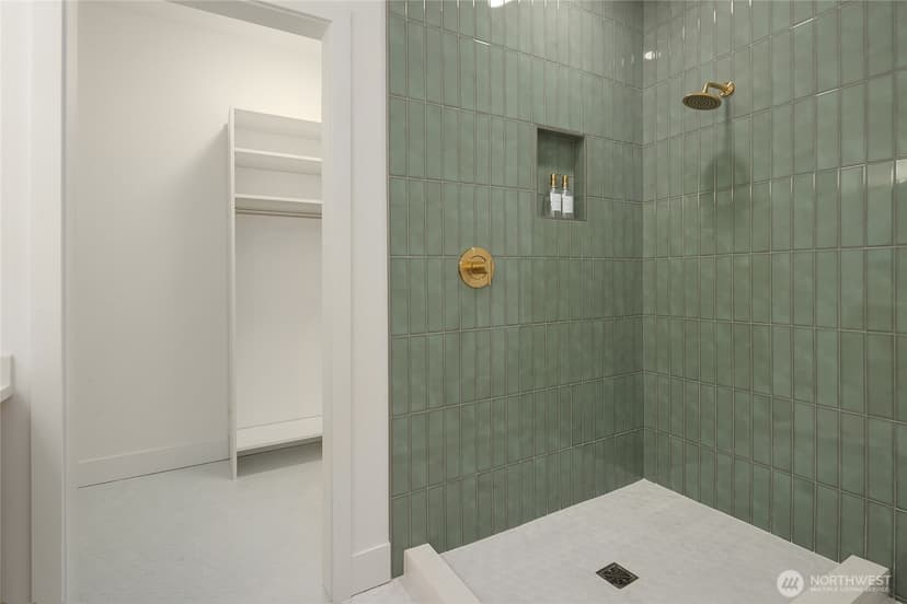 Property photo for 646 Alder Street #A, Edmonds photo 15