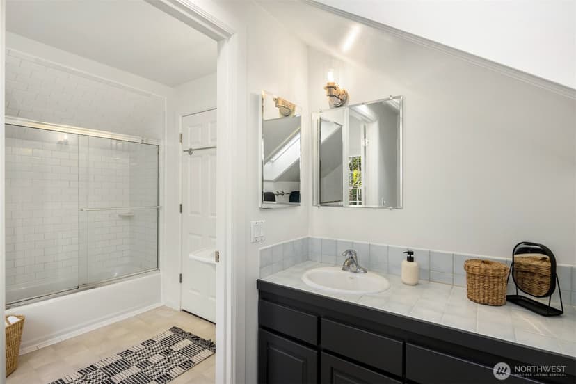 Property photo for 6512 16th Avenue NE, Seattle photo 25