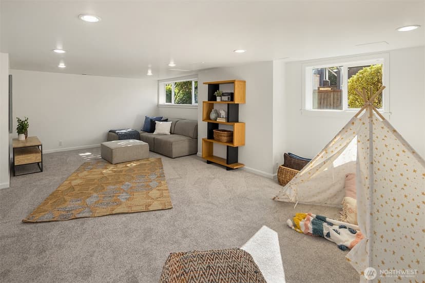 Property photo for 6512 16th Avenue NE, Seattle photo 30