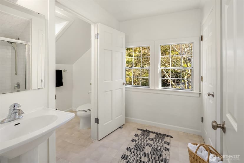 Property photo for 6512 16th Avenue NE, Seattle photo 23