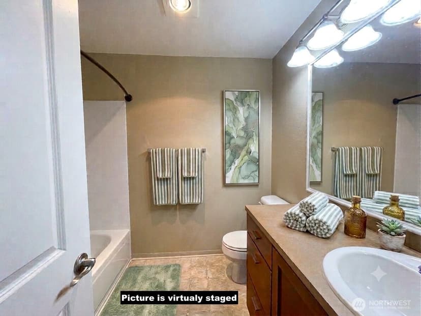 Property photo for 12303 Harbour Pointe Boulevard #CC202, Mukilteo photo 8