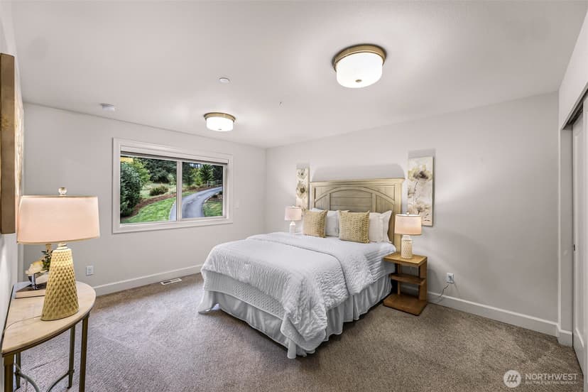 Property photo for 7709 216th Avenue NE, Redmond photo 31
