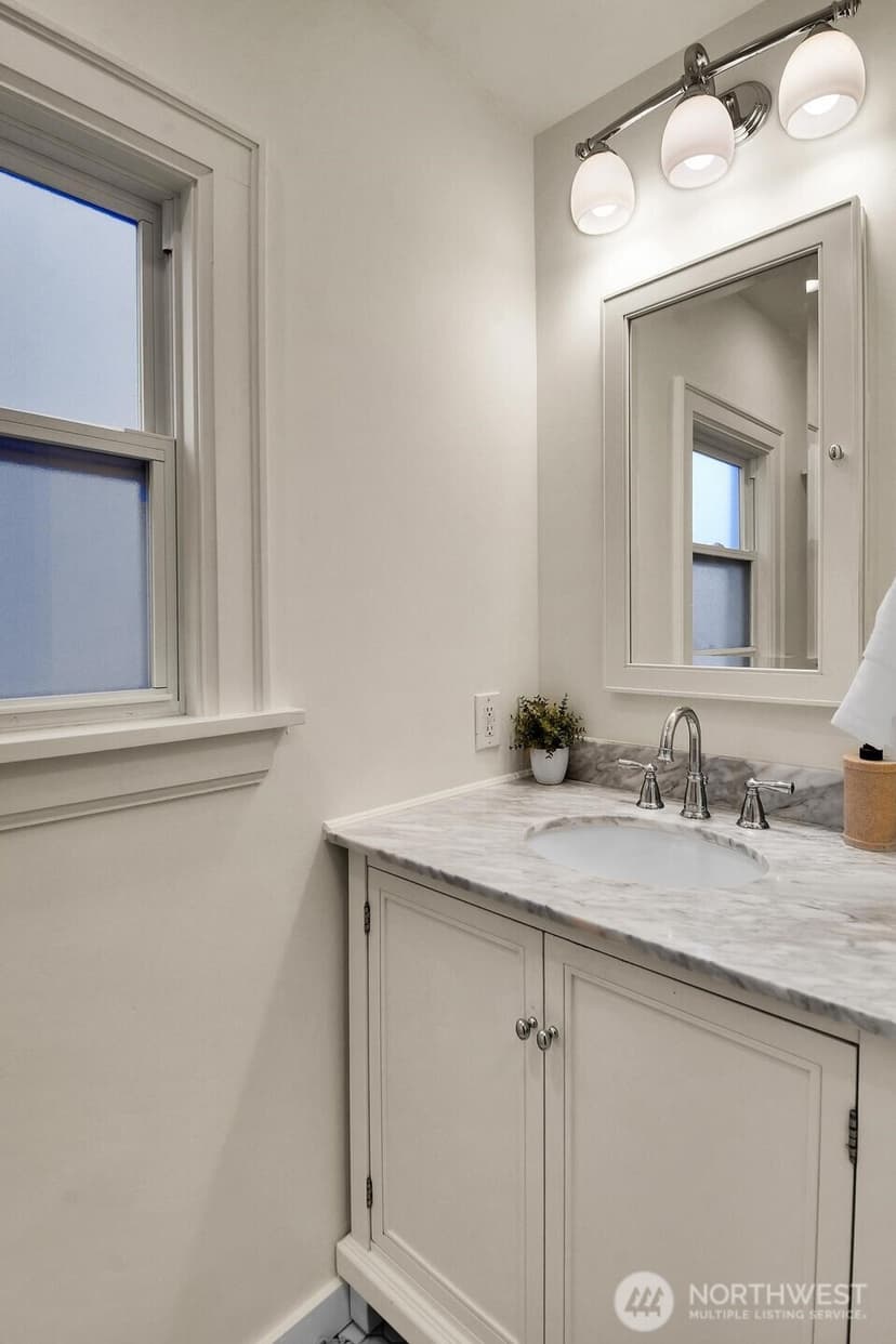 Property photo for 1613 N 52nd Street, Seattle photo 14