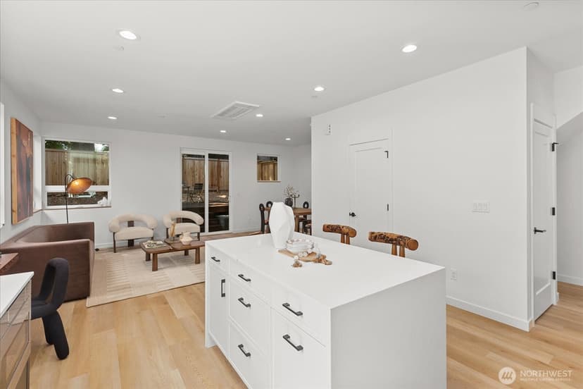 Property photo for 11349 23rd Avenue NE, Seattle photo 6