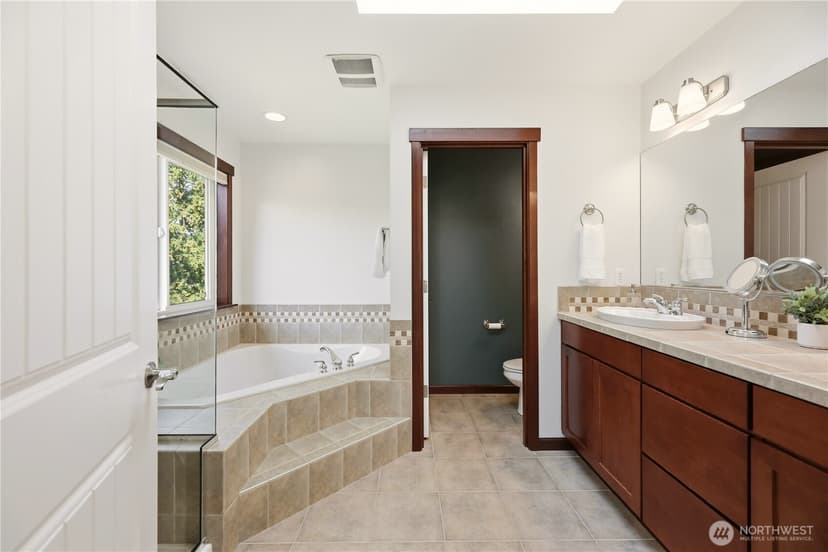 Property photo for 1414 Lake Roesiger Drive, Snohomish photo 14