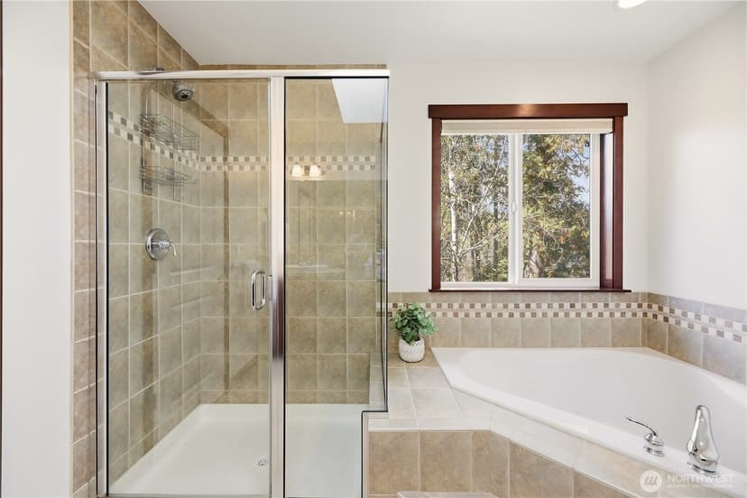 Property photo for 1414 Lake Roesiger Drive, Snohomish photo 16