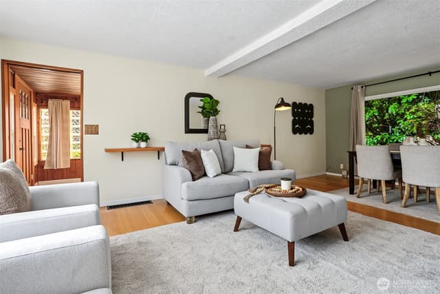 Property photo for 19127 80th Avenue W, Edmonds photo 4