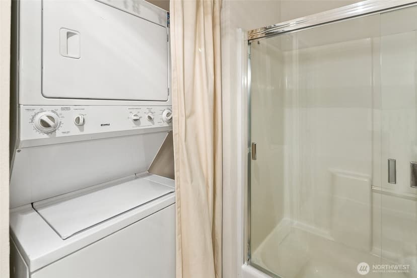 Property photo for 9750 Greenwood Avenue N #203, Seattle photo 15