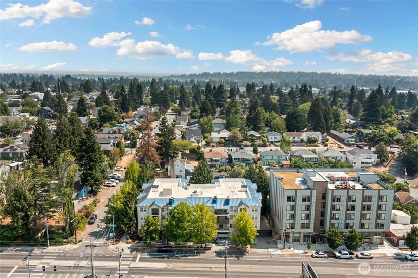 Property photo for 9750 Greenwood Avenue N #203, Seattle photo 18