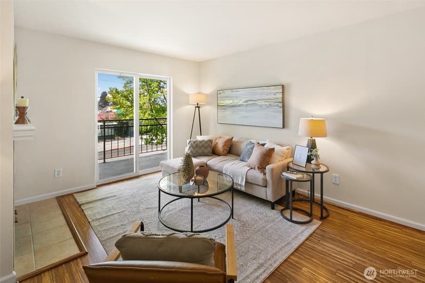 Property photo for 9750 Greenwood Avenue N #203, Seattle photo 4