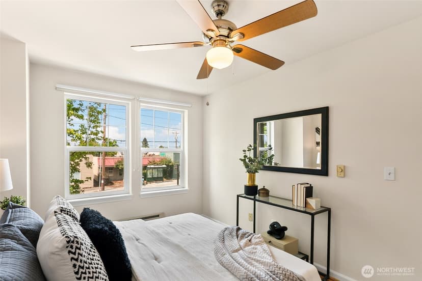 Property photo for 9750 Greenwood Avenue N #203, Seattle photo 12
