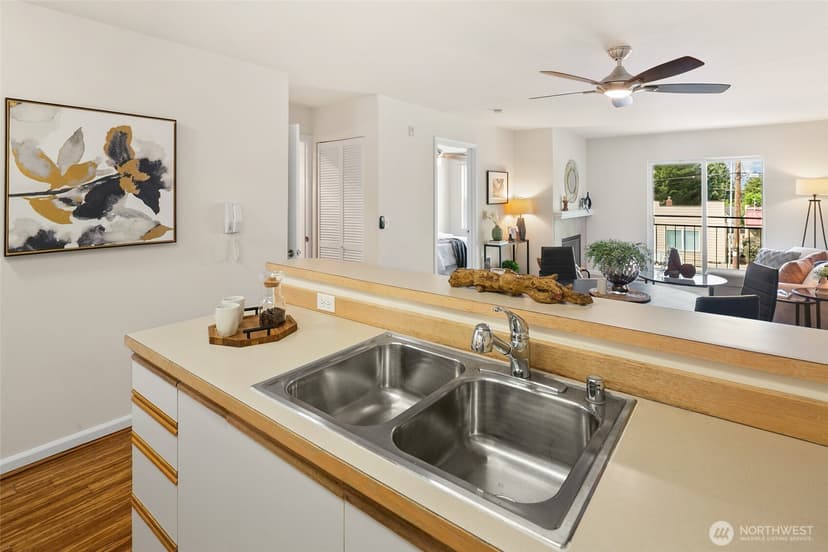 Property photo for 9750 Greenwood Avenue N #203, Seattle photo 10