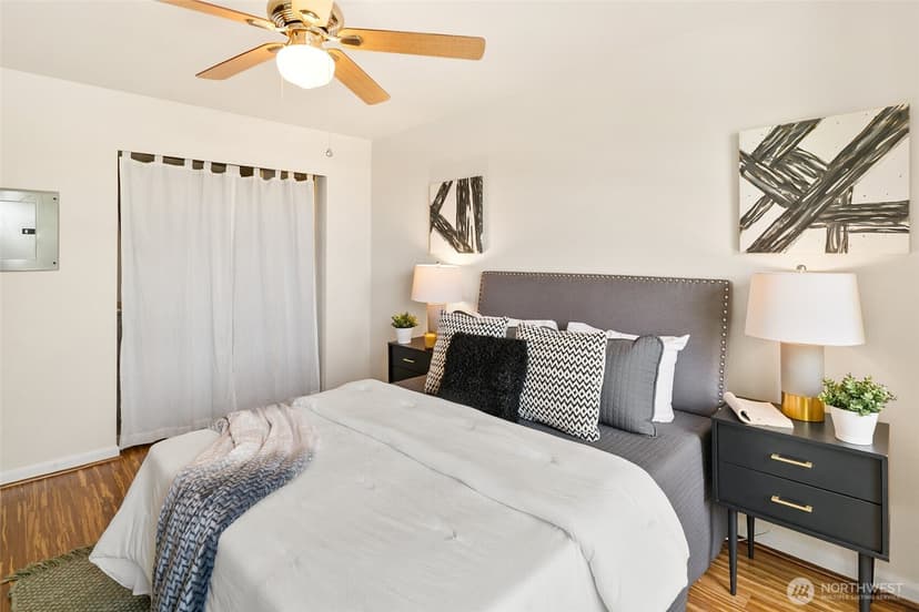 Property photo for 9750 Greenwood Avenue N #203, Seattle photo 13