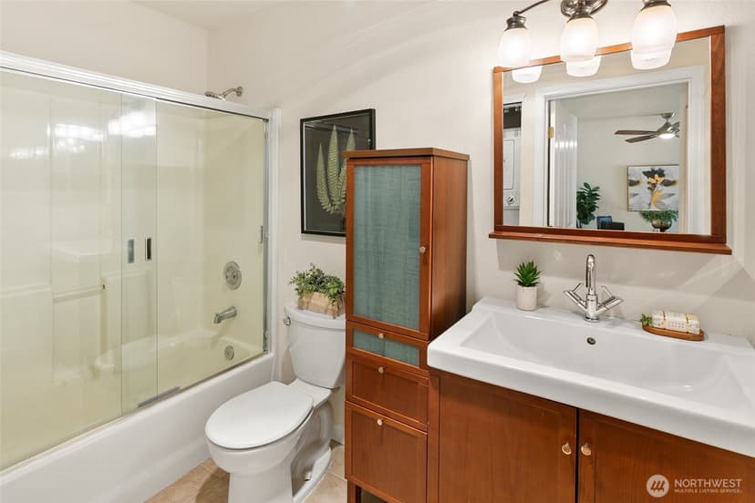 Property photo for 9750 Greenwood Avenue N #203, Seattle photo 14