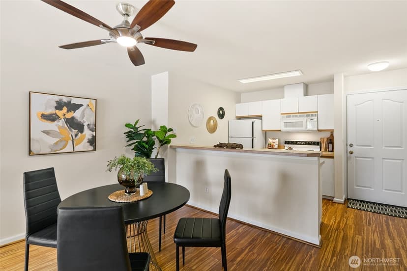 Property photo for 9750 Greenwood Avenue N #203, Seattle photo 6