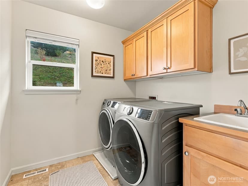 Property photo for 1726 28th Avenue NE, Issaquah photo 30