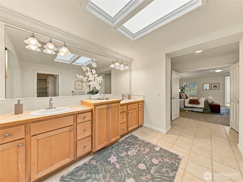 Property photo for 1726 28th Avenue NE, Issaquah photo 23