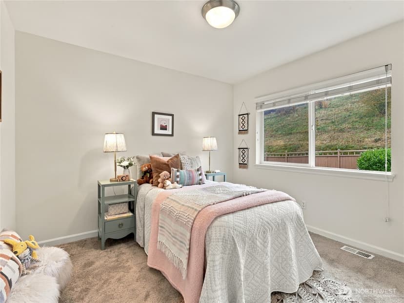 Property photo for 1726 28th Avenue NE, Issaquah photo 26