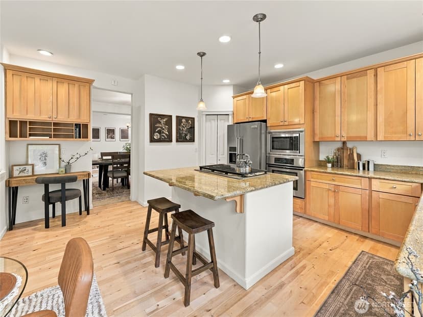 Property photo for 1726 28th Avenue NE, Issaquah photo 11