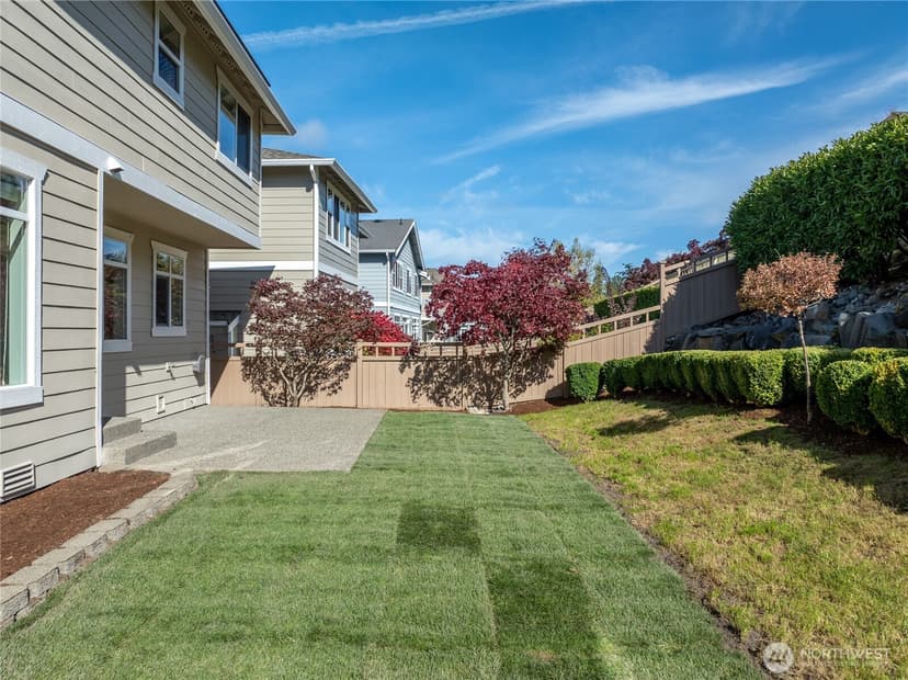 Property photo for 1726 28th Avenue NE, Issaquah photo 32