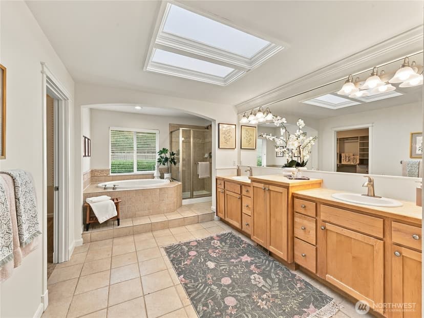 Property photo for 1726 28th Avenue NE, Issaquah photo 22