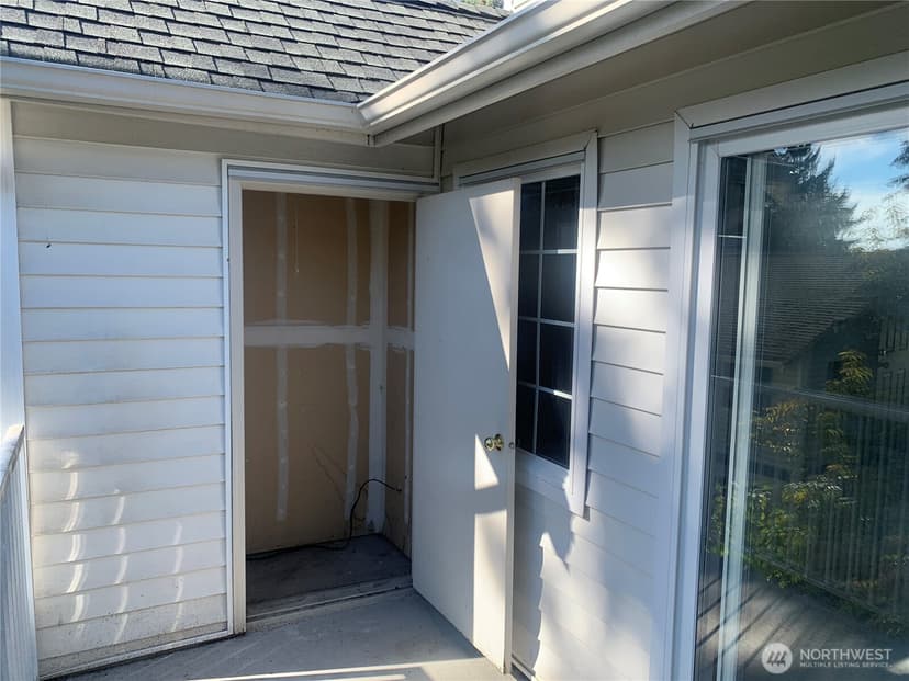 Property photo for 949 Aberdeen Avenue NE #B305, Renton photo 6
