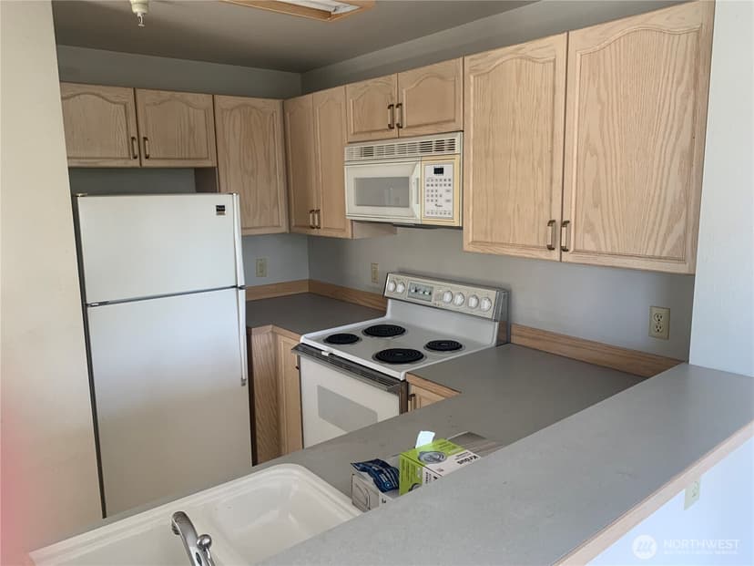 Property photo for 949 Aberdeen Avenue NE #B305, Renton photo 13