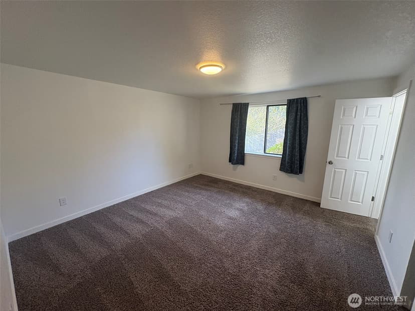 Property photo for 1307 Juniper Drive SE, Olympia photo 10