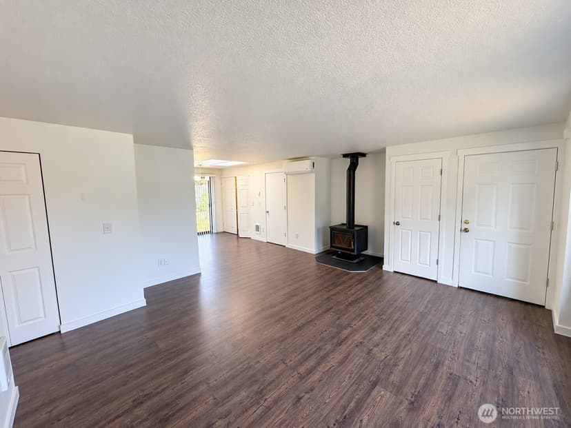 Property photo for 1307 Juniper Drive SE, Olympia photo 3