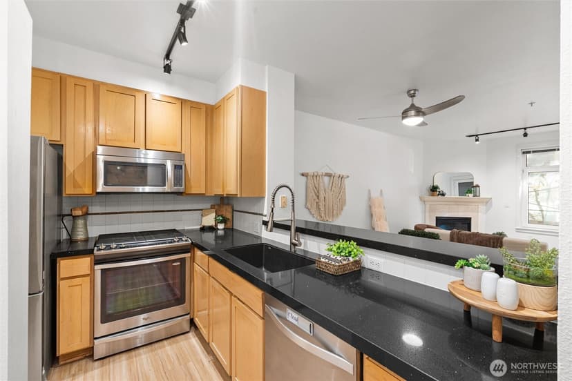 Property photo for 109 2nd Street S #328, Kirkland photo 7