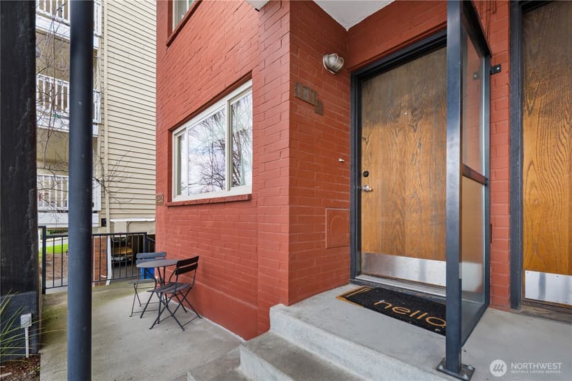 Property photo for 7106 California Avenue SW #101, Seattle photo 2