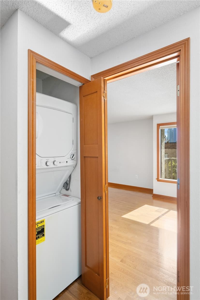 Property photo for 550 Aloha Street #201, Seattle photo 8