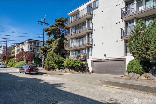 Property photo for 550 Aloha Street #201, Seattle photo 2