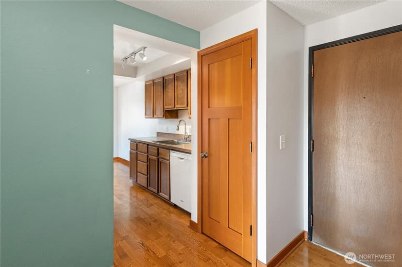 Property photo for 550 Aloha Street #201, Seattle photo 7
