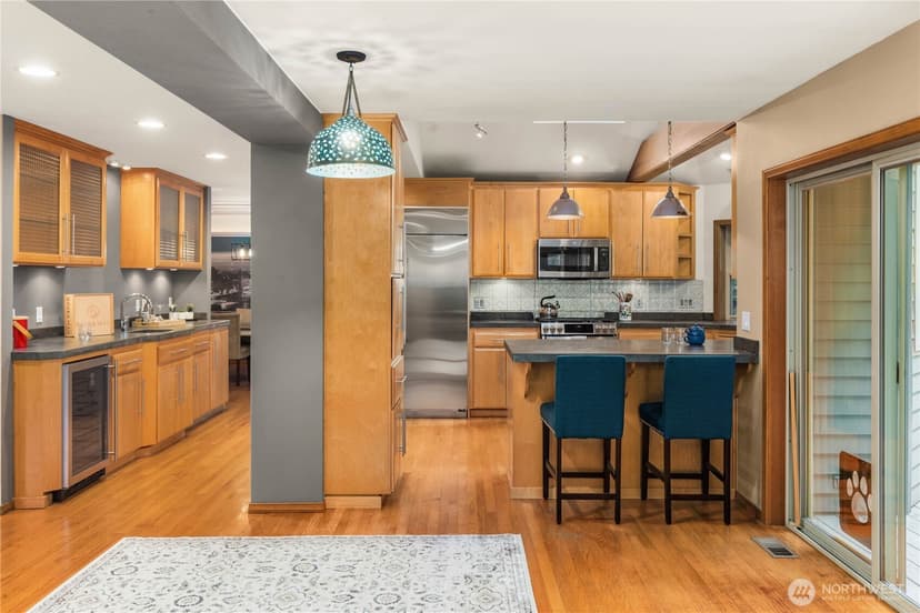 Property photo for 2235 Squak Mountain Loop SW, Issaquah photo 10