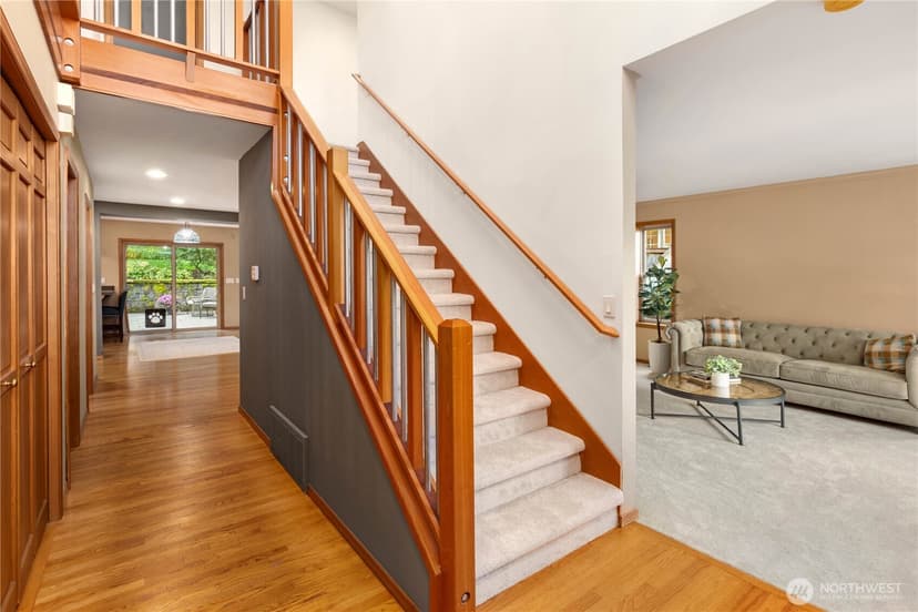 Property photo for 2235 Squak Mountain Loop SW, Issaquah photo 4