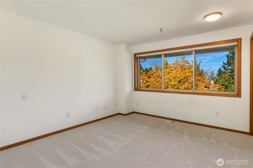 Property photo for 2235 Squak Mountain Loop SW, Issaquah photo 30