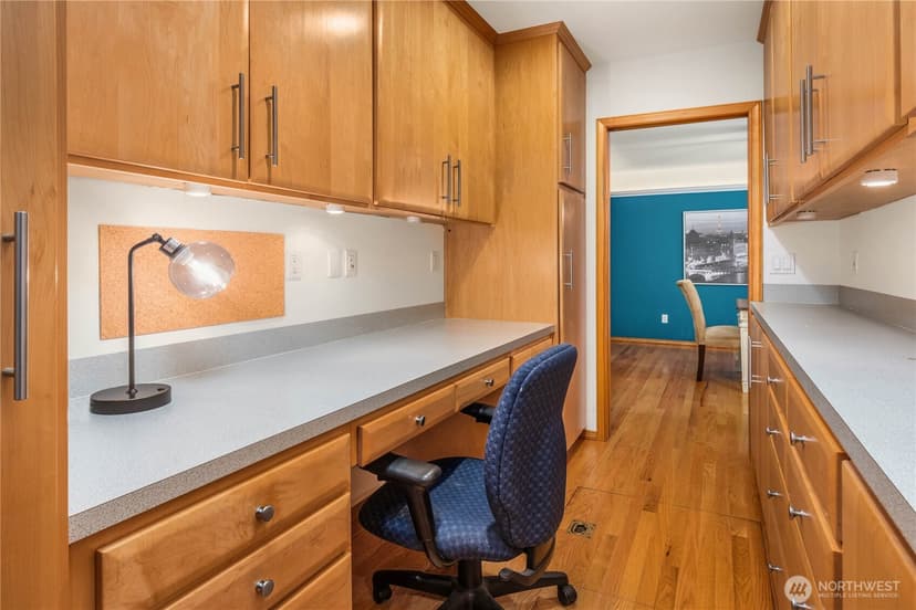 Property photo for 2235 Squak Mountain Loop SW, Issaquah photo 11