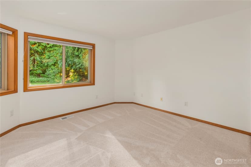 Property photo for 2235 Squak Mountain Loop SW, Issaquah photo 31