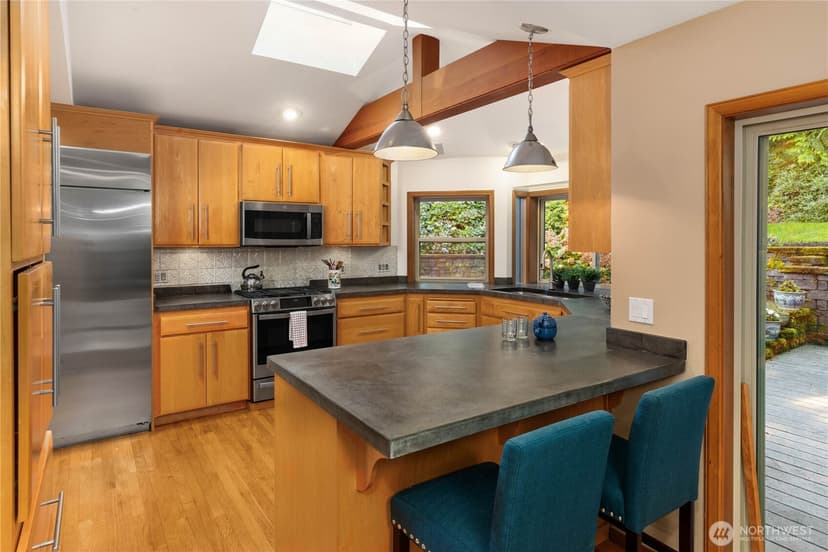 Property photo for 2235 Squak Mountain Loop SW, Issaquah photo 15
