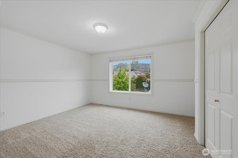 Property photo for 1806 Mariner Circle NE, Tacoma photo 26