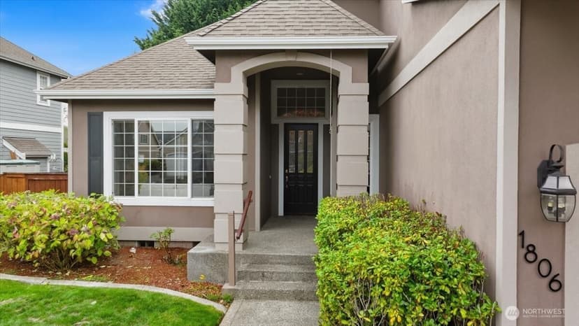 Property photo for 1806 Mariner Circle NE, Tacoma photo 2