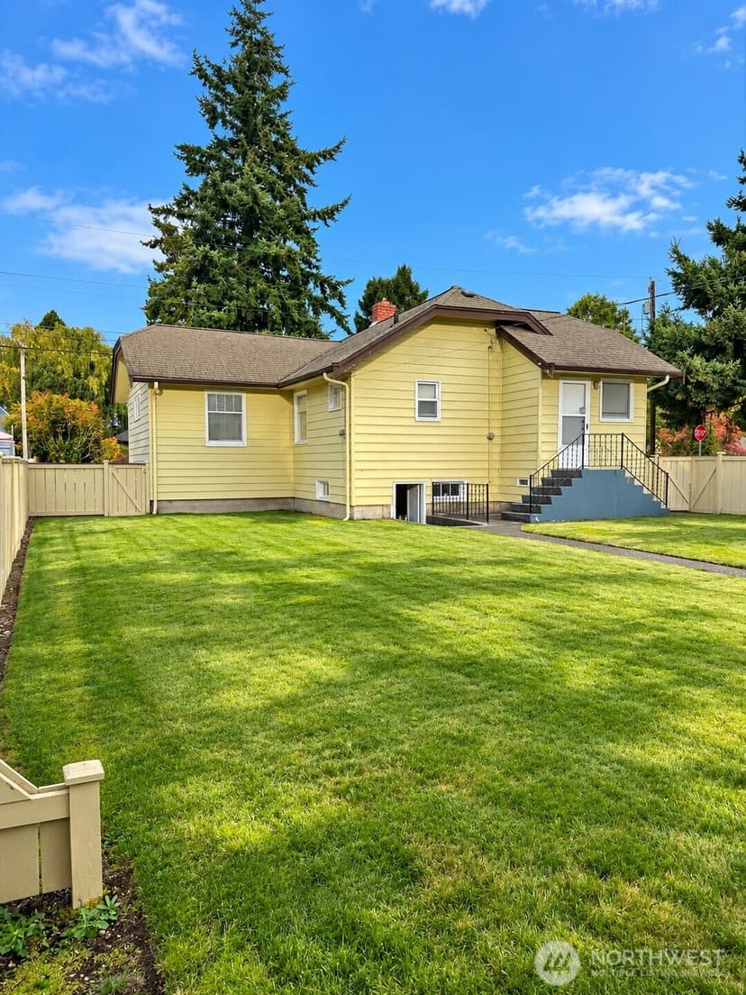 Property photo for 2501 Fulton Street, Everett photo 16