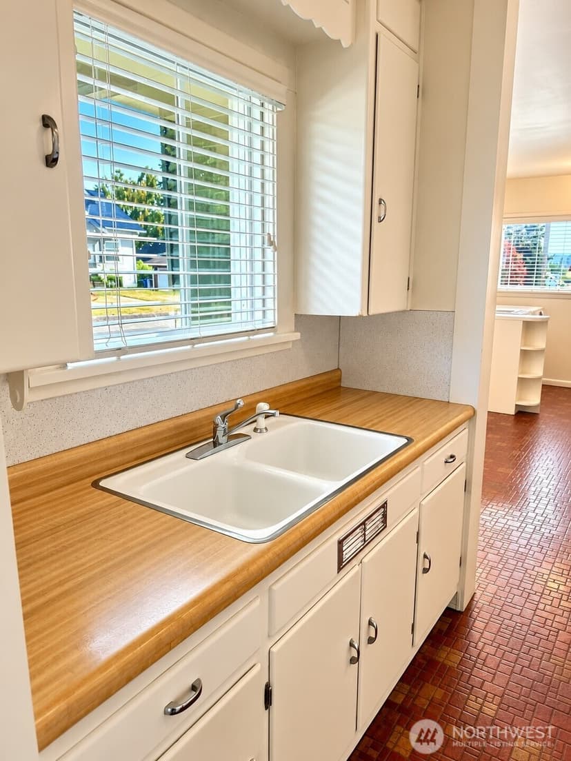 Property photo for 2501 Fulton Street, Everett photo 11