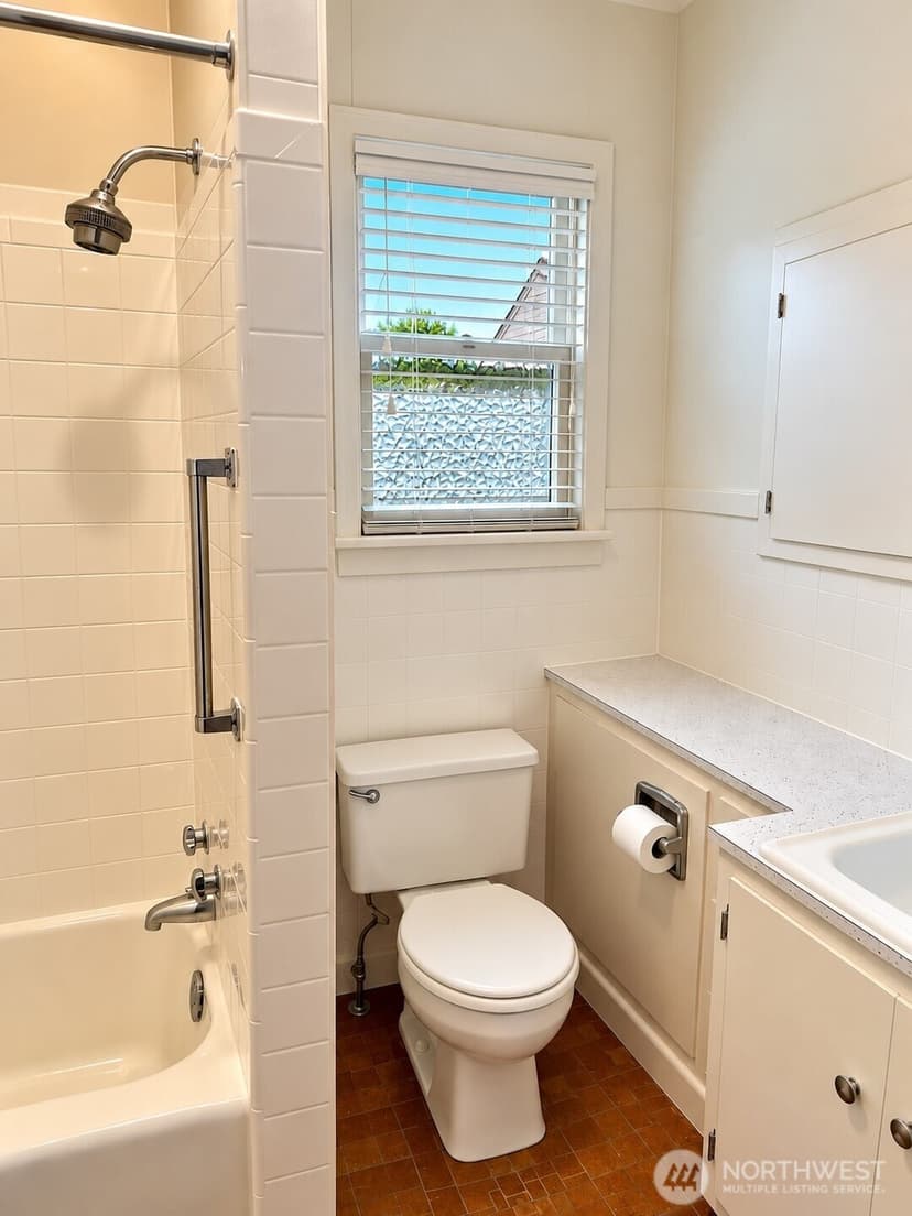 Property photo for 2501 Fulton Street, Everett photo 9