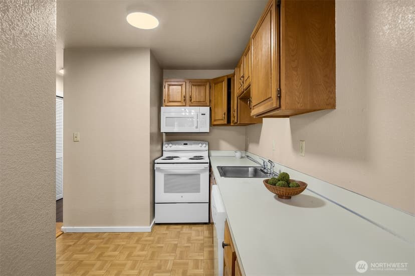 Property photo for 3024 NE 143rd Street #103, Seattle photo 10