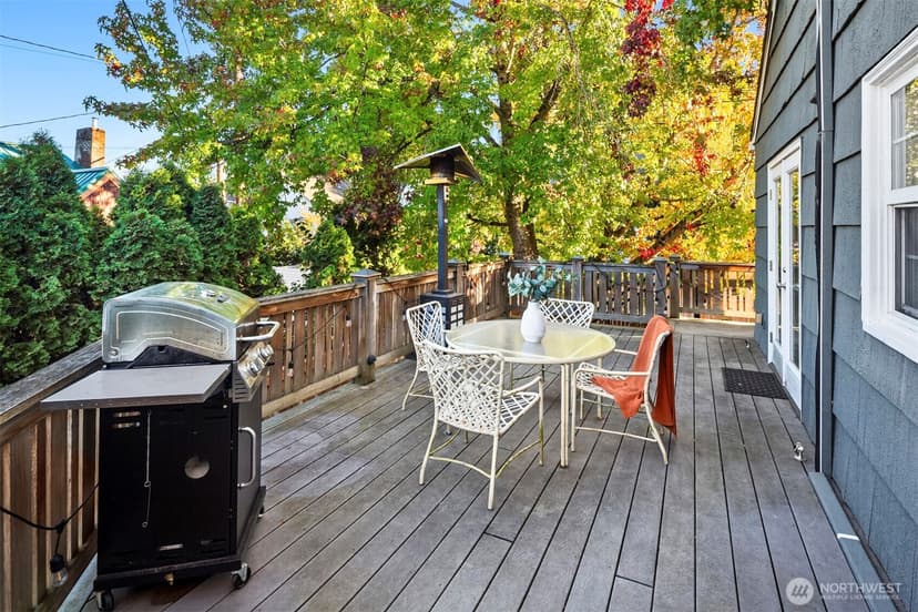 Property photo for 2611 24th Avenue E, Seattle photo 29