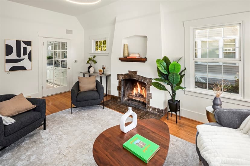 Property photo for 2611 24th Avenue E, Seattle photo 9