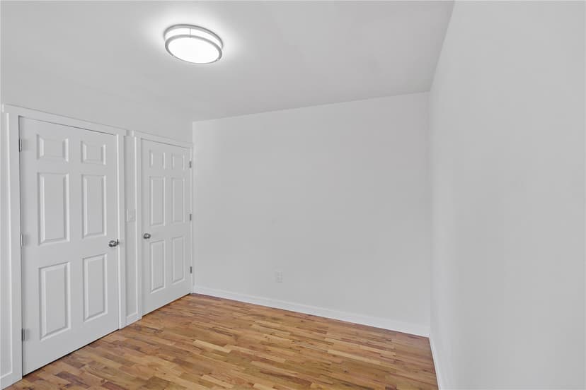 Property photo for 11818 14th Avenue S, Seattle photo 12